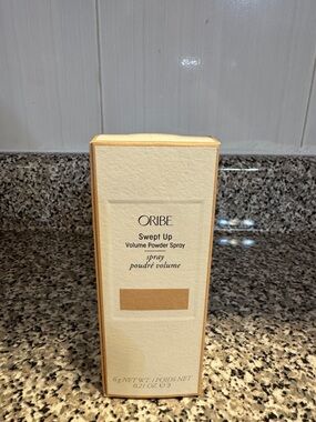 Oribe Swept Up Volume Powder Spray – Cream & Gold Box